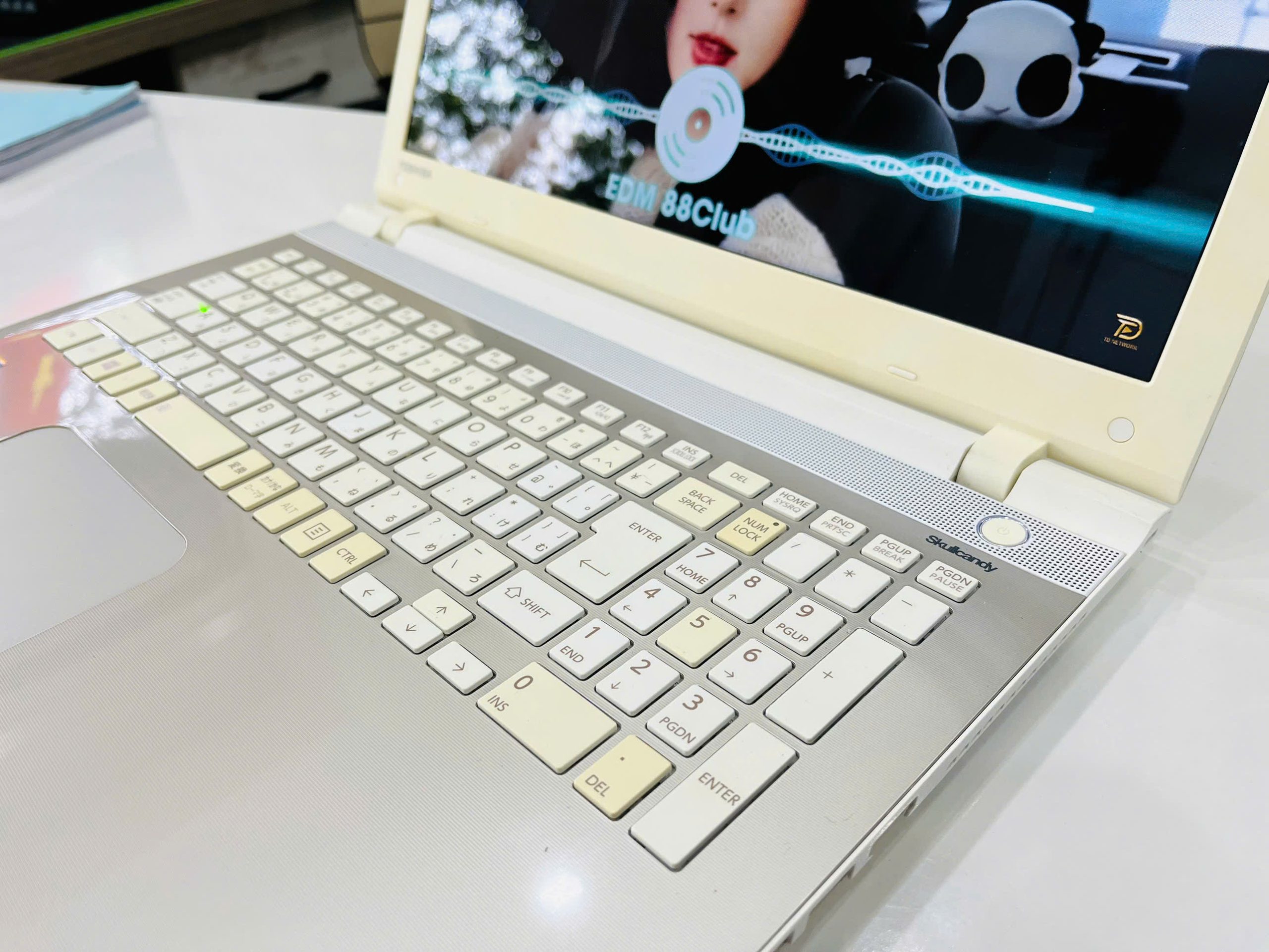 Toshiba dynabook AB55/RG - Hình ảnh 6