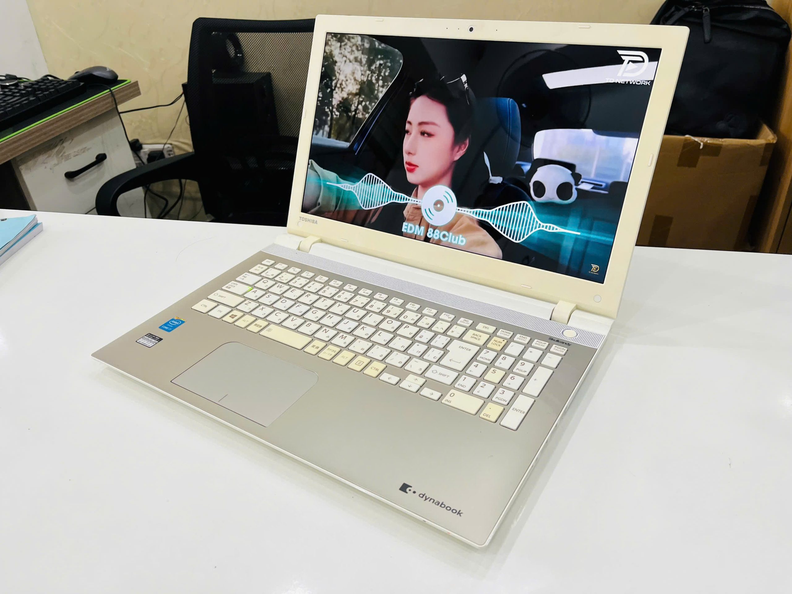 Toshiba dynabook AB55/RG - Hình ảnh 13