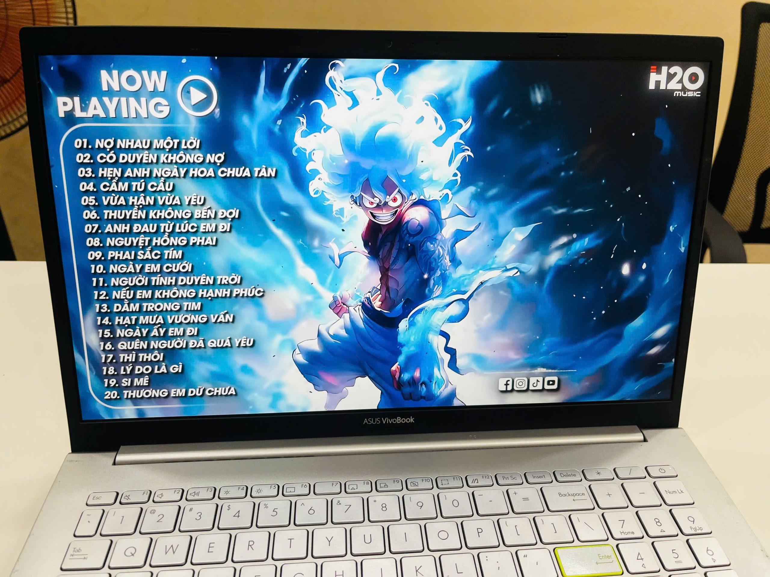 Asus vivobook X513EA vỏ nhôm khối - Hình ảnh 12