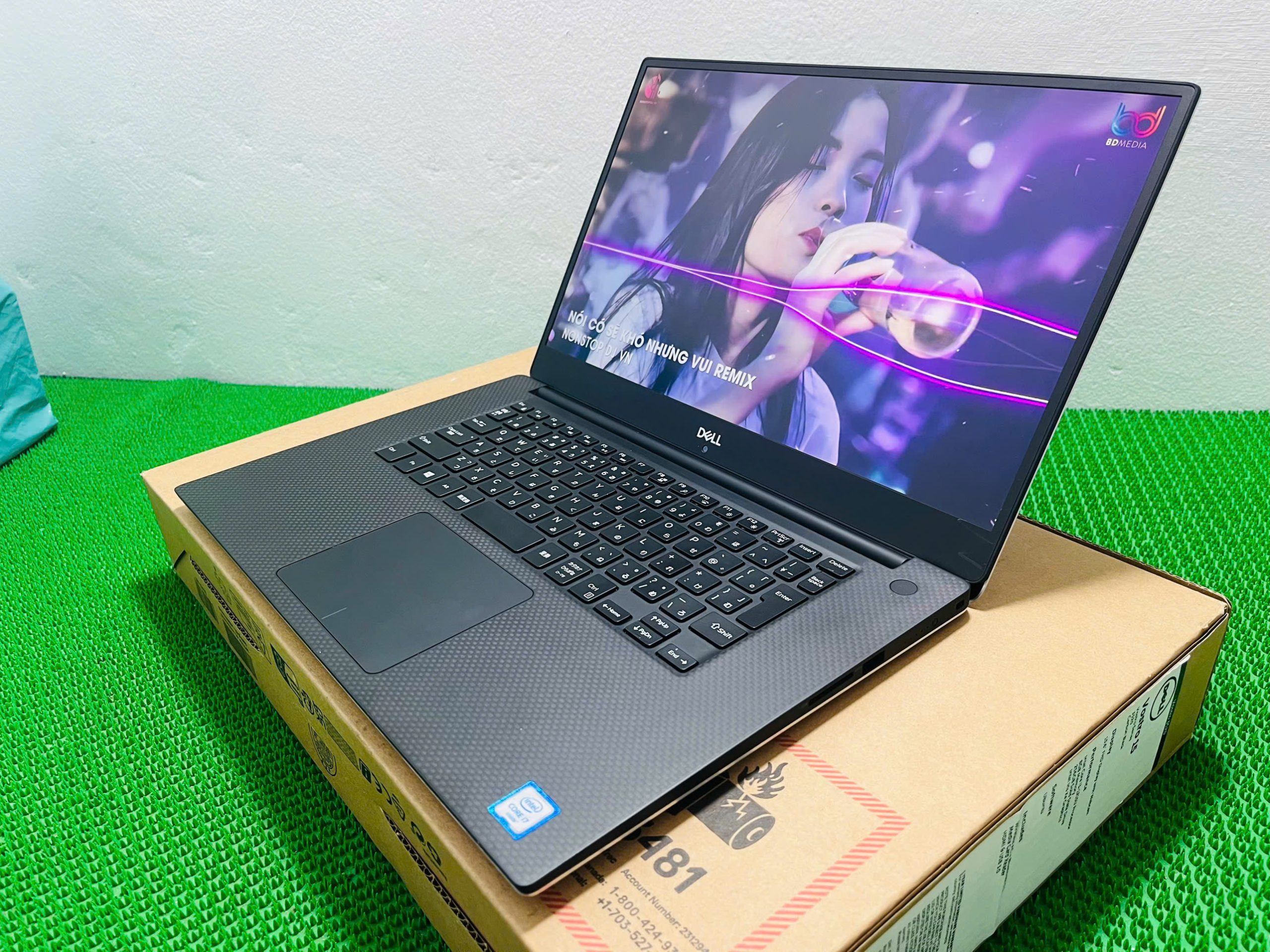 DELL XPS 15 9570 vỏ nhôm cao cấp,mỏng nhẹ - Hình ảnh 6