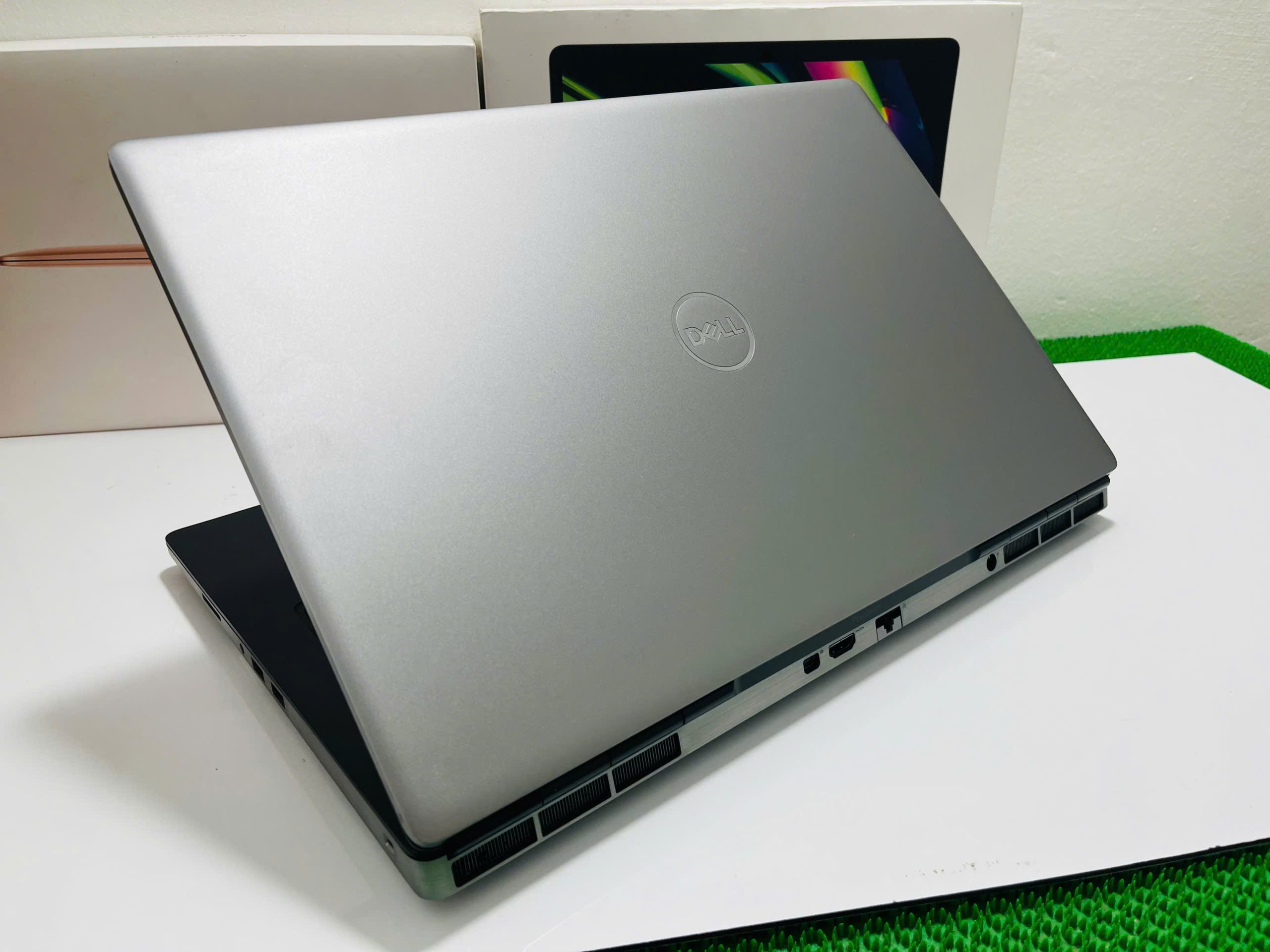 Dell Precision 7760 - Hình ảnh 10