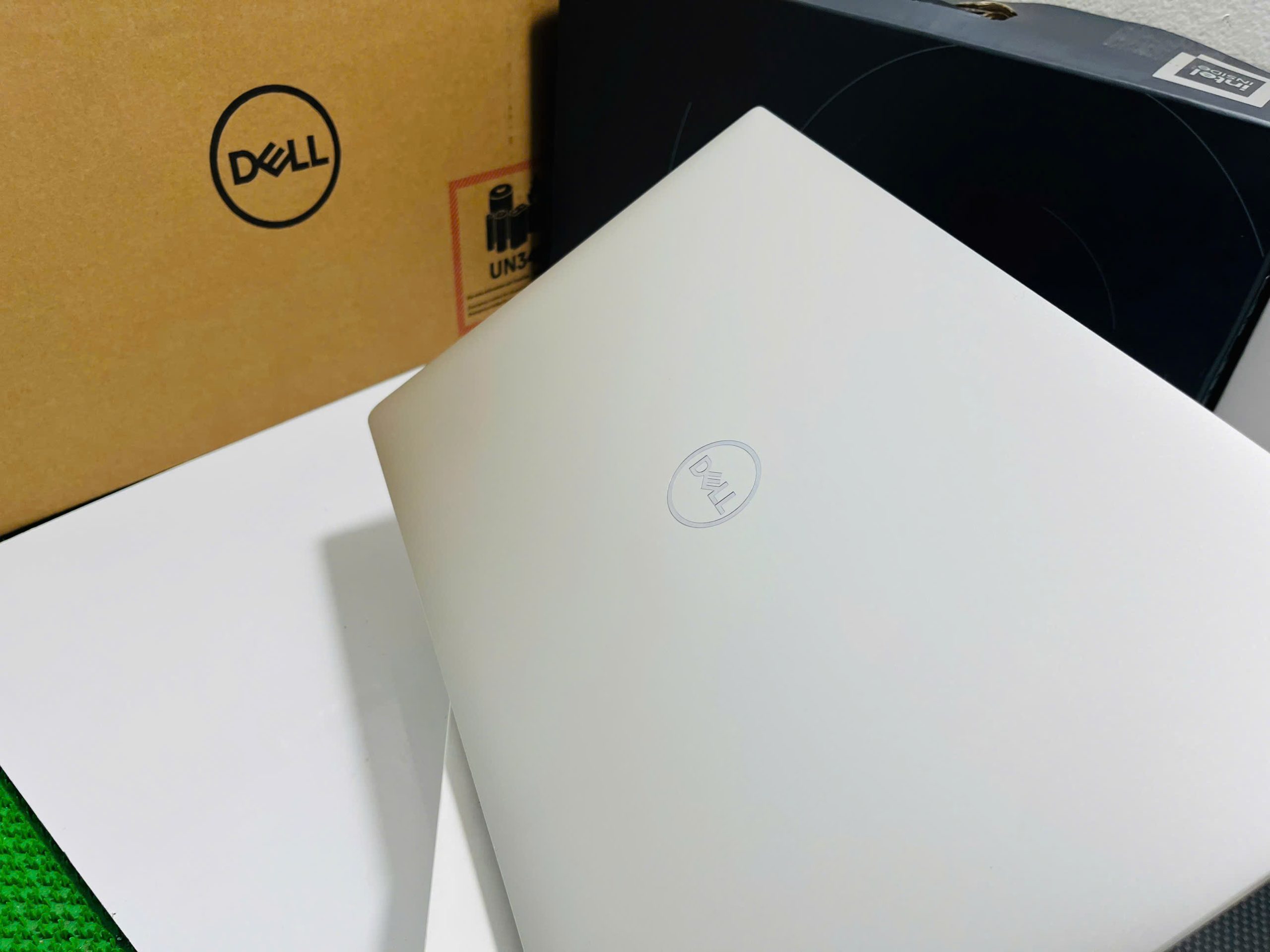 DELL PRECISION 5540 màu xám sang chảnh vỏ nhôm chất - Hình ảnh 10