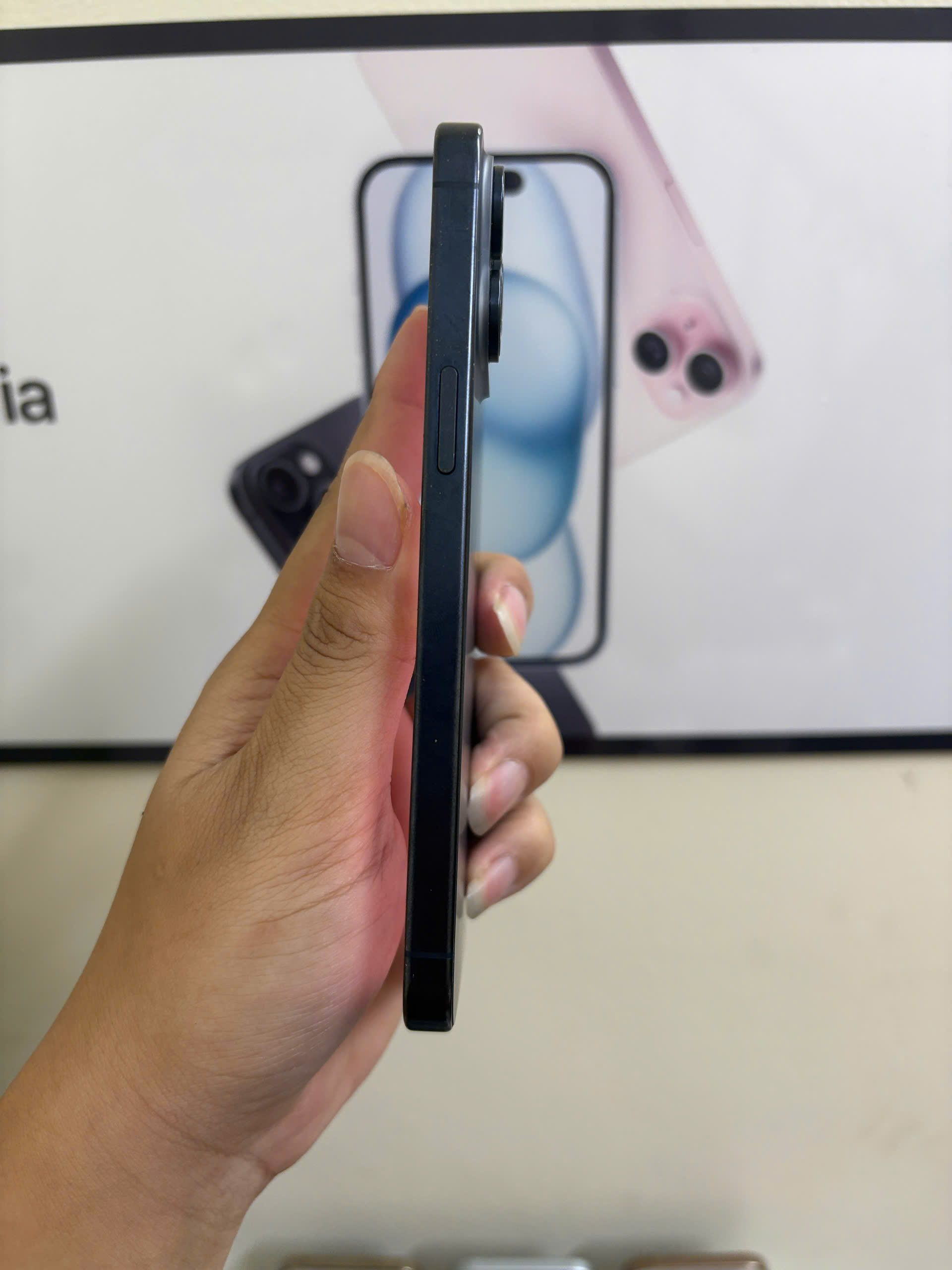 15 PRM 256GB - Hình ảnh 3