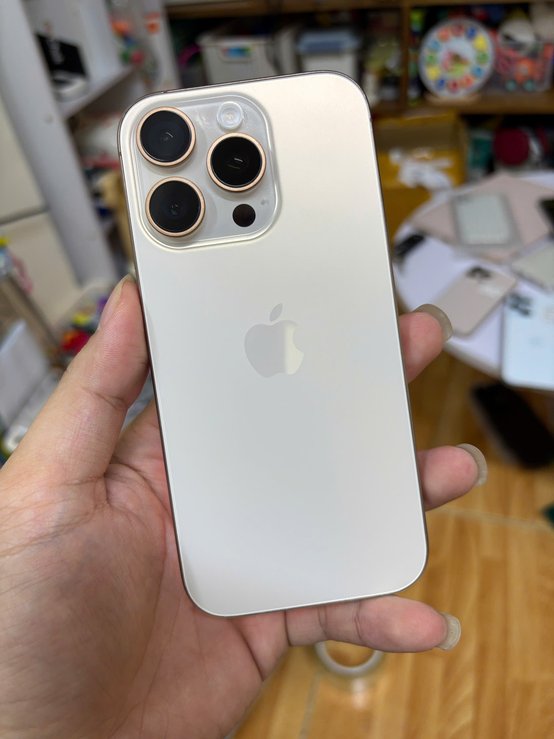 điện thoại iphone 16 pro