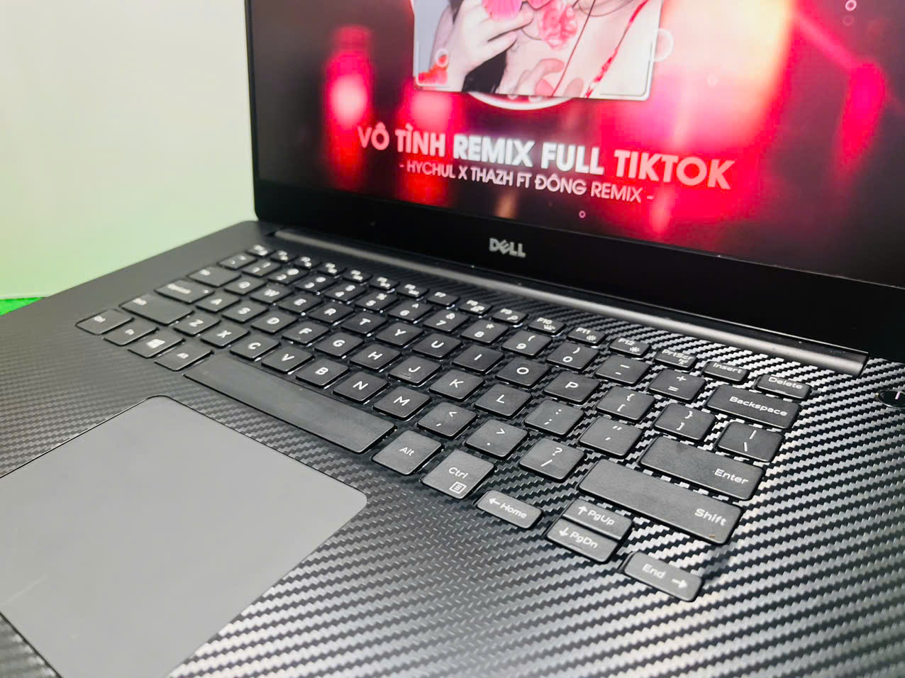 Dell XPS 15 9560 - Hình ảnh 8