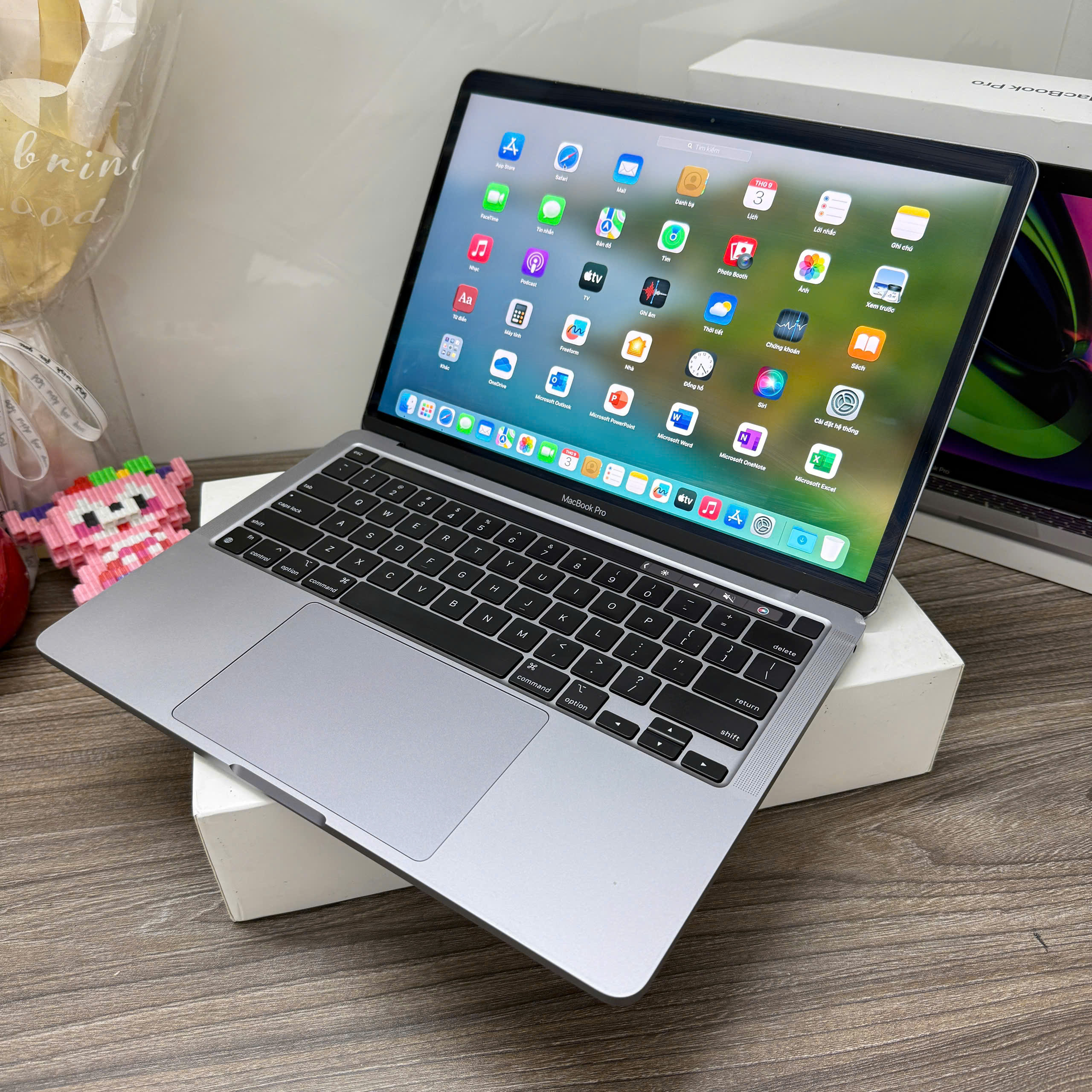 *MacBook Pro M1 2020- Hiệu Suất Vượt Trội* màu GRAY sang chảnh - Hình ảnh 3