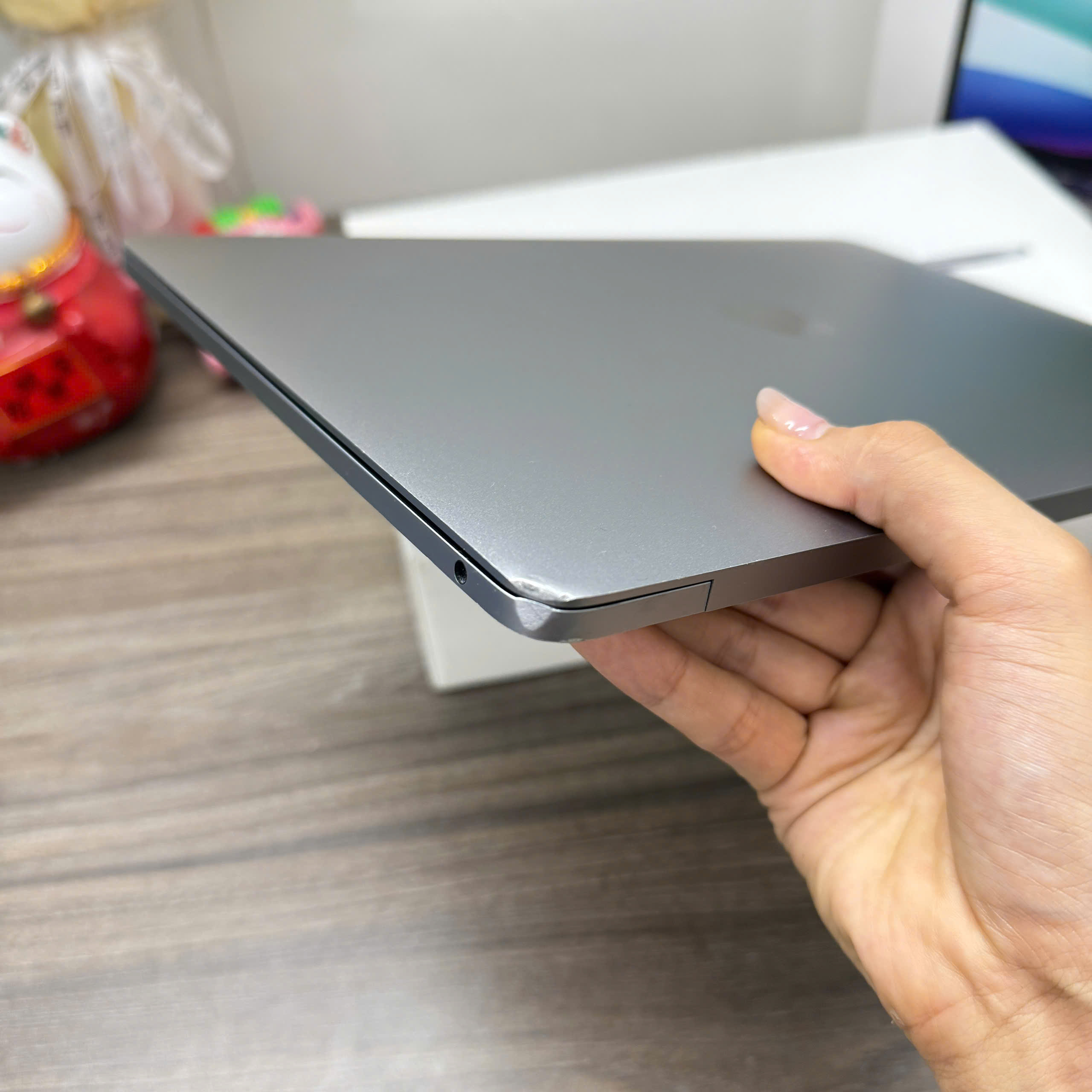 *MacBook Pro M1 2020- Hiệu Suất Vượt Trội* màu GRAY sang chảnh - Hình ảnh 4