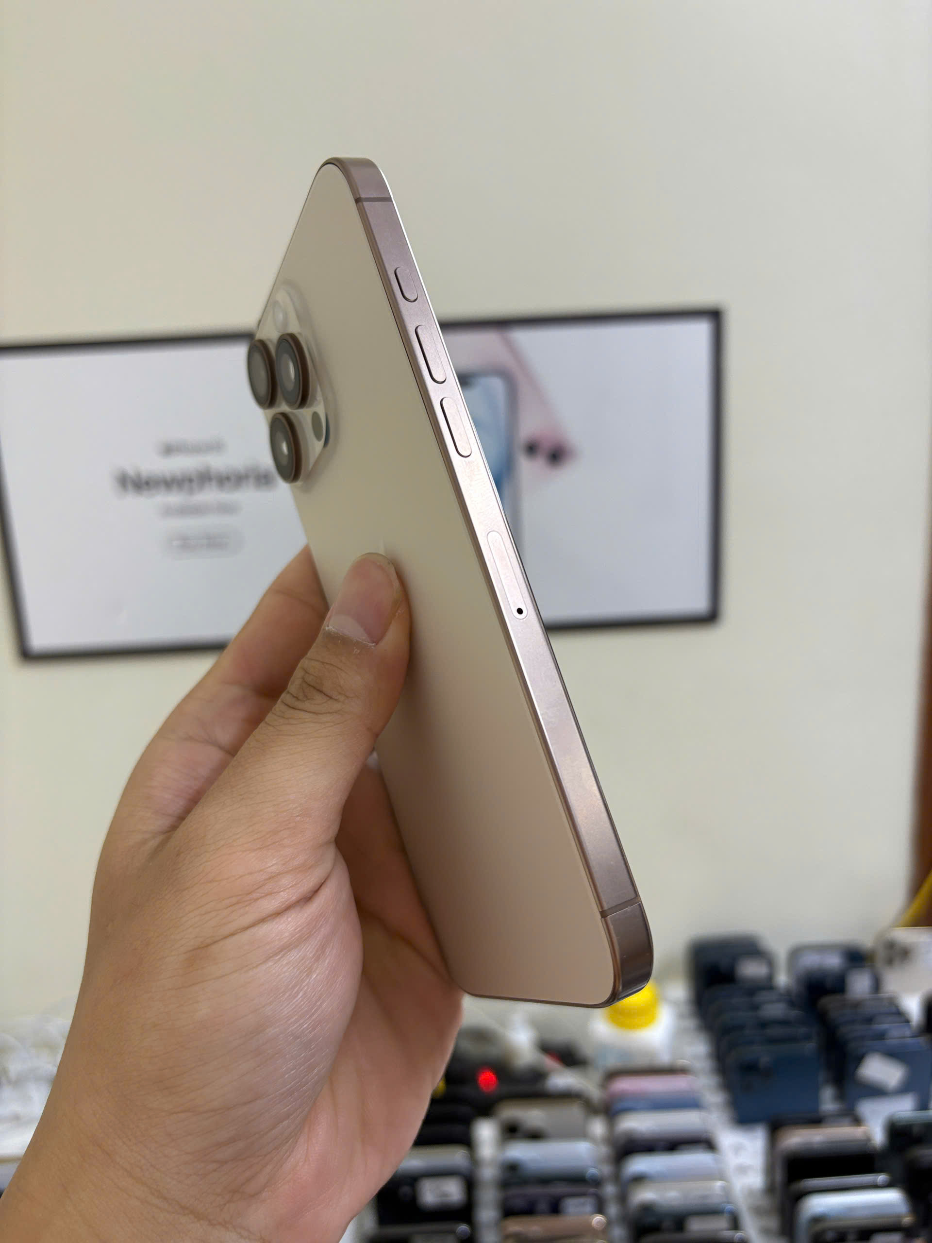 16 PRM 256GB - Hình ảnh 4