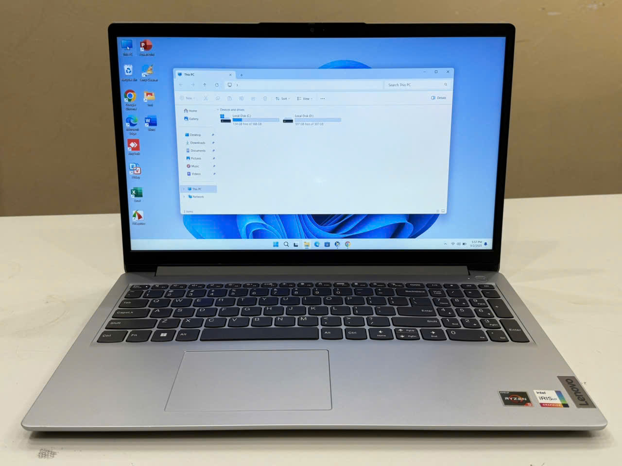 Lenovo IdeaPad 1 15AMN7 - Hình ảnh 3