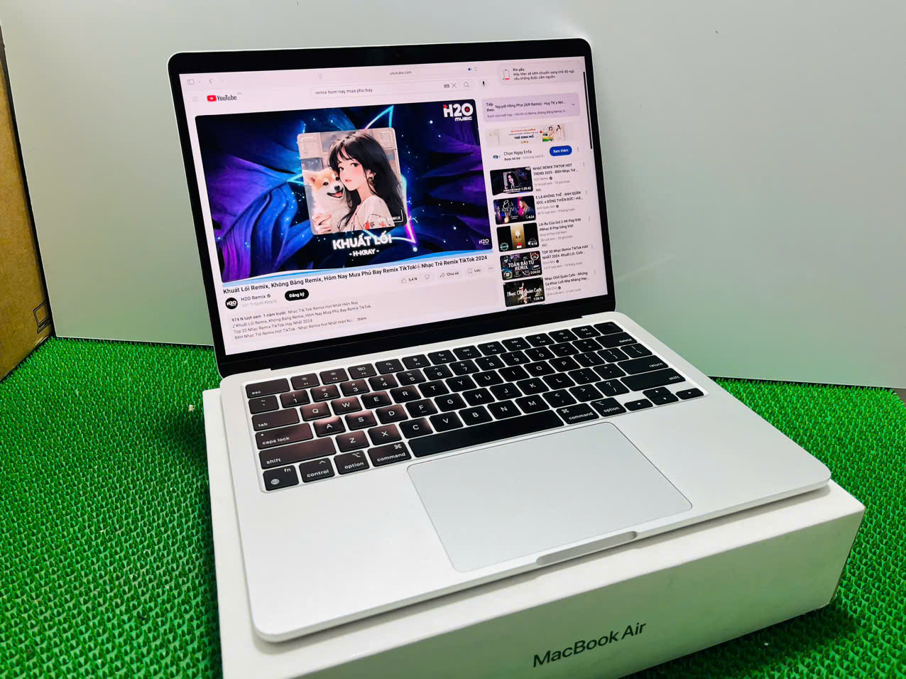 Macbook Air m2 2022 màu silver Đẹp keng k tỳ vết, sang trọng mỏng nhẹ, pin tốt - Hình ảnh 5