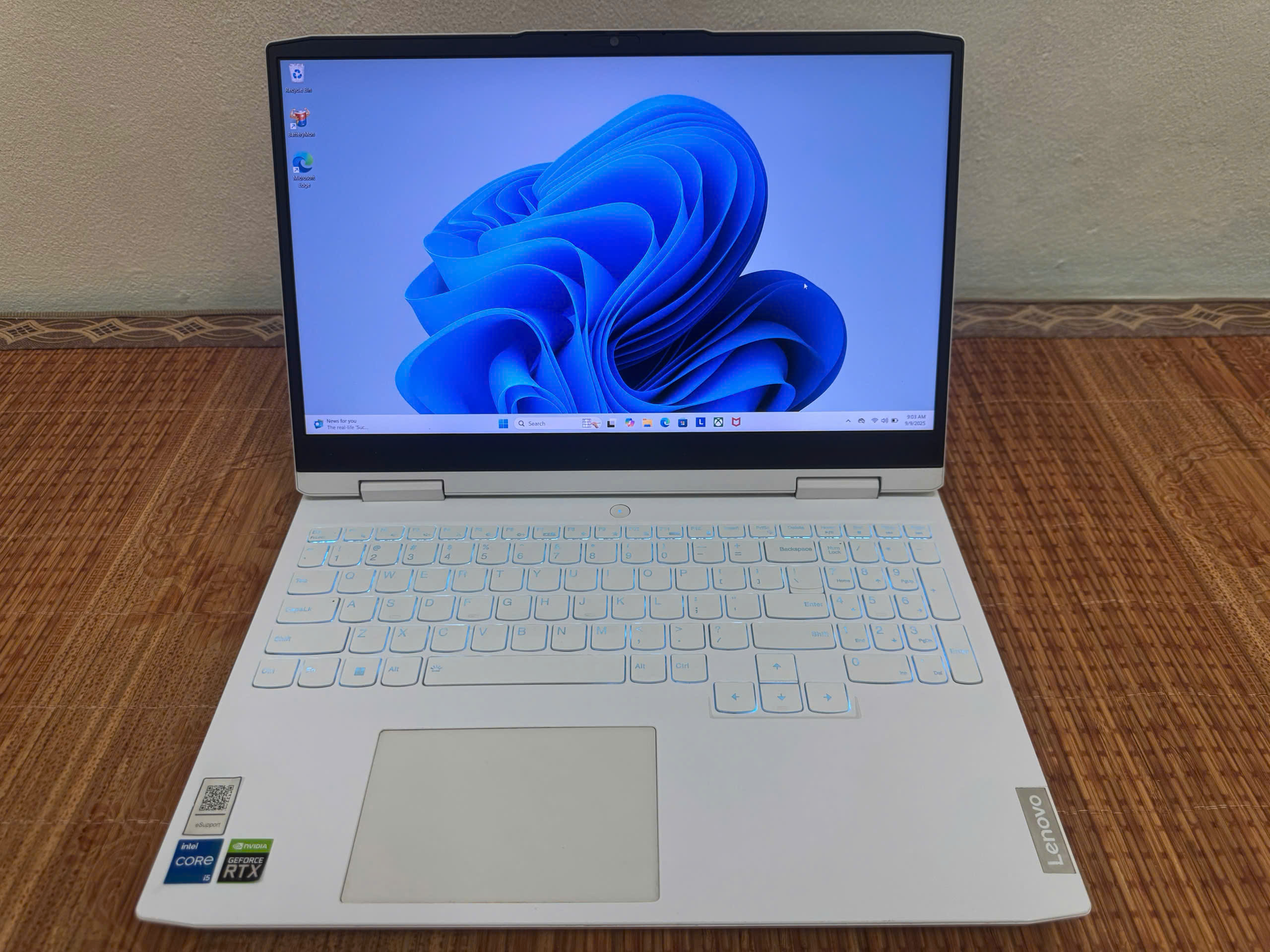 Lenovo IdeaPad Gamming3 15IAH Trắng đẹp sang chảnh cấu hình ngon - Hình ảnh 4