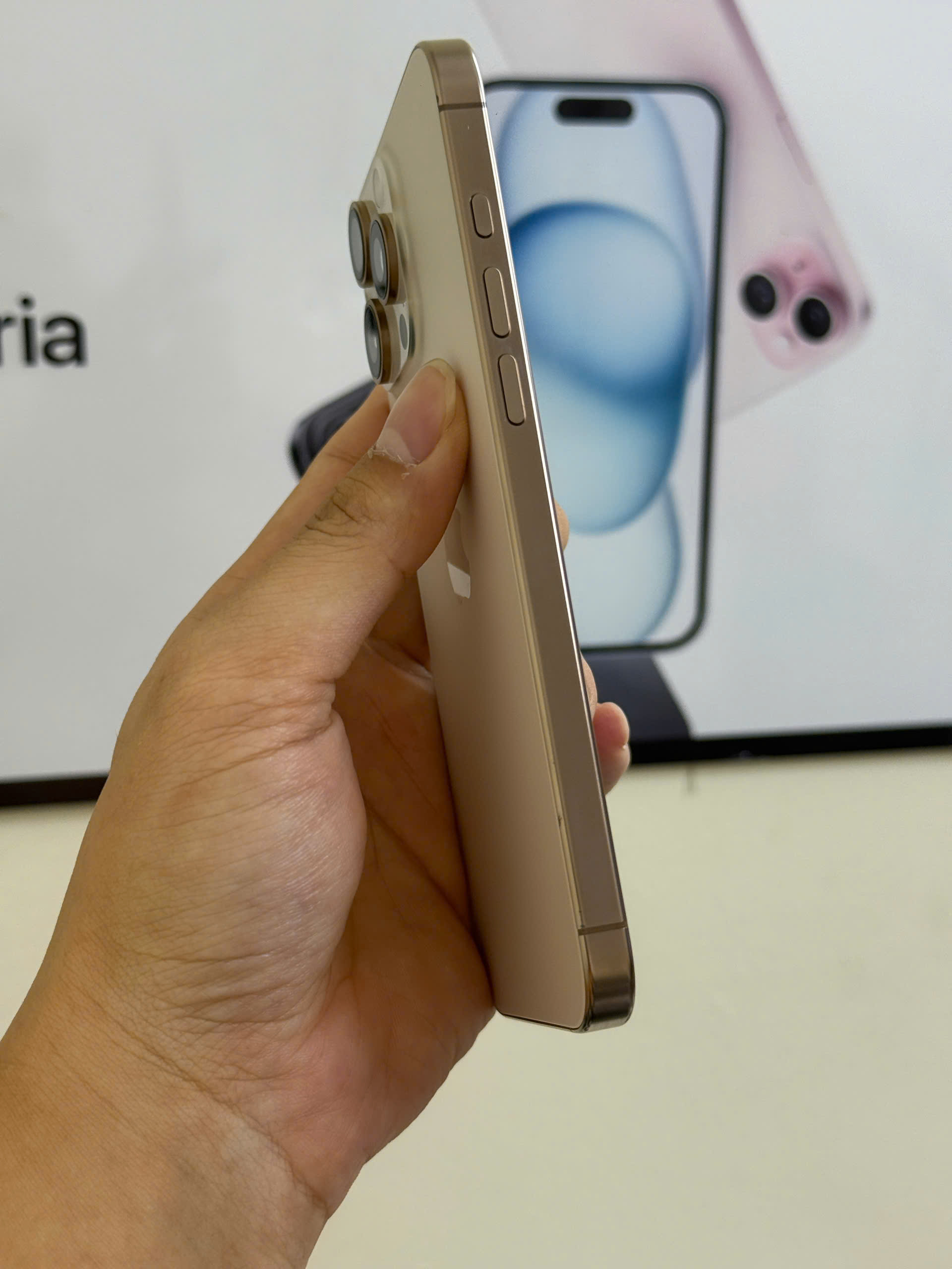 16 PRM 256GB - Hình ảnh 2