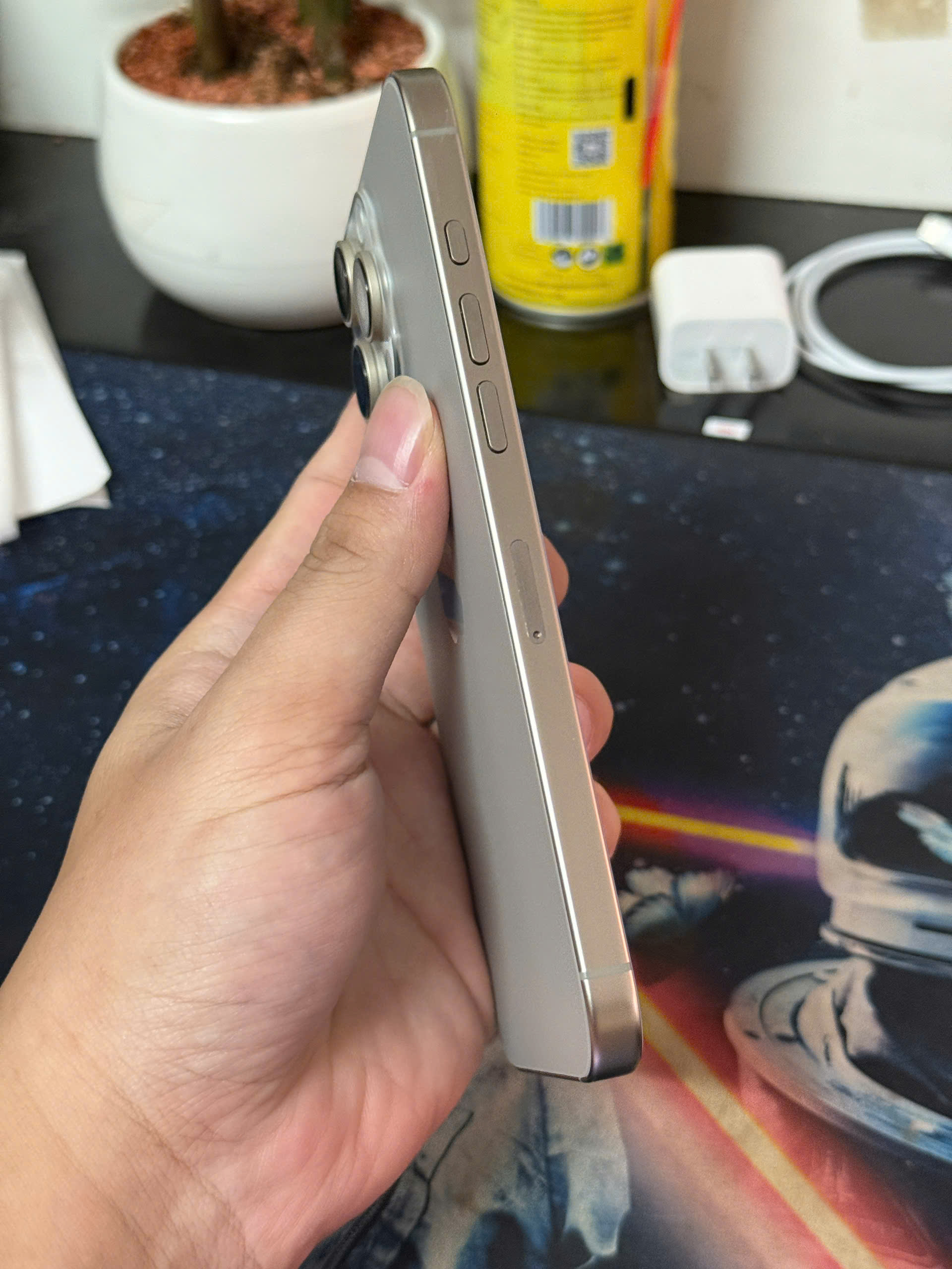 16 PRM 256GB VN - Hình ảnh 3