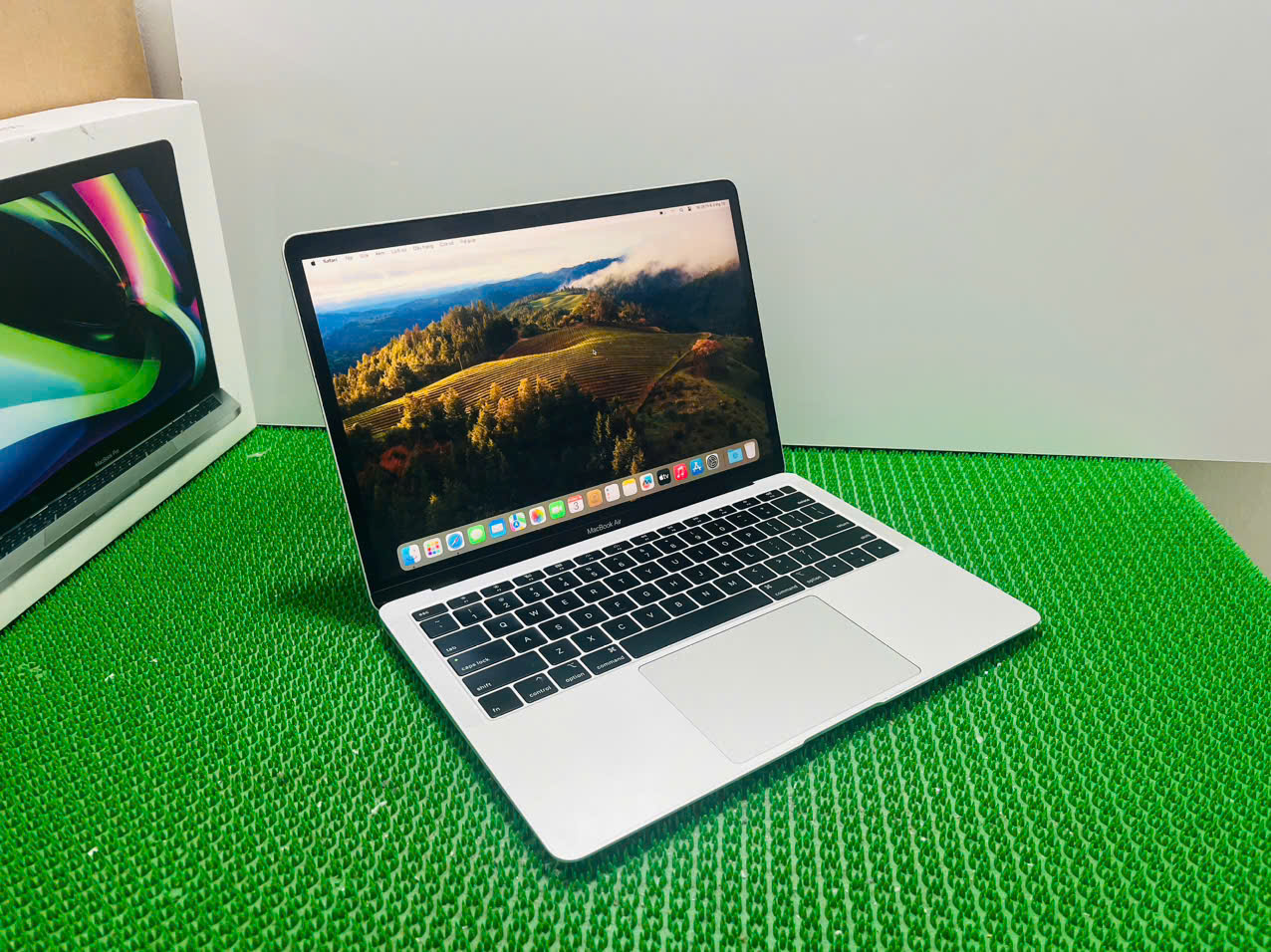 Mac Air 2019 Silver - Hình ảnh 2
